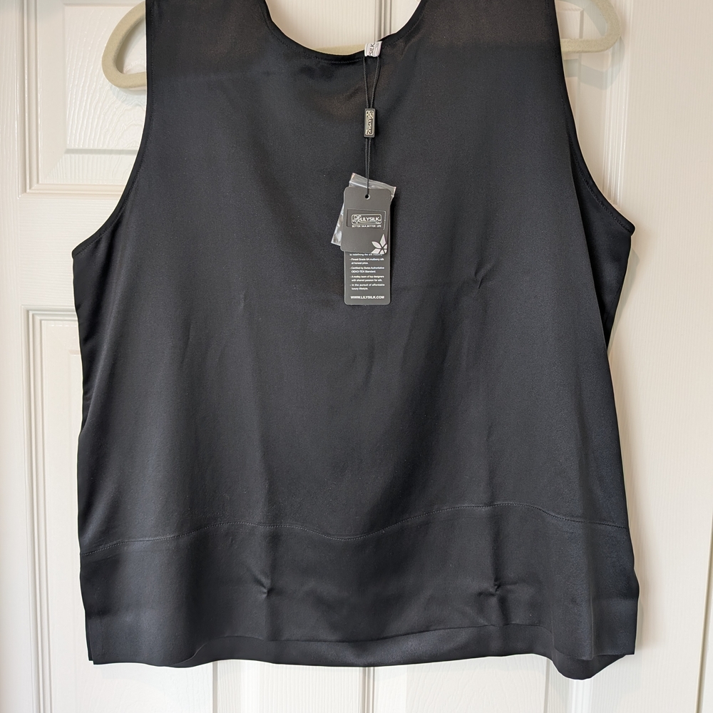 Elegant Black Women's Shirt - Picture 2 of 3